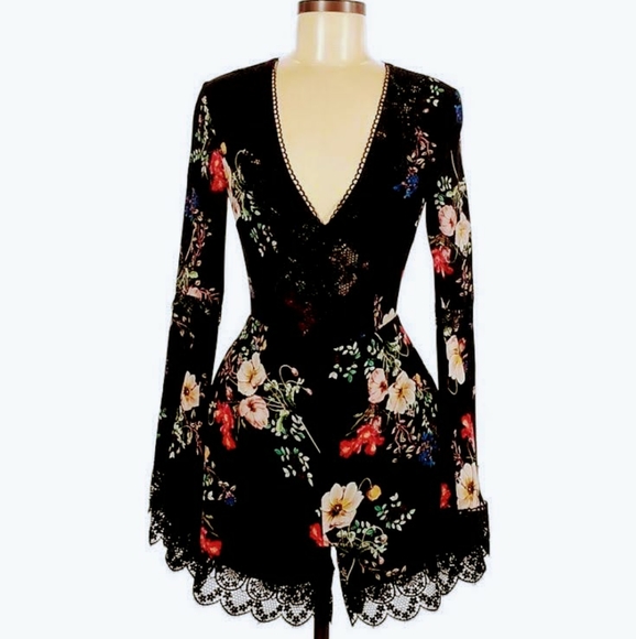 NICHOLAS The Label Black Floral Romper w/Lace Trim - Picture 1 of 7